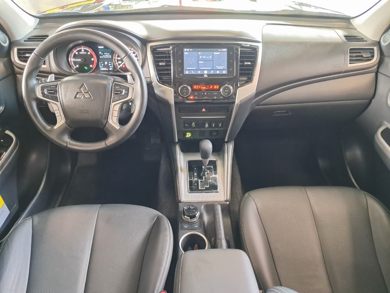 Foto L200 Triton Sport HPE-S 4x4 AT 2025